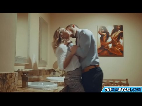 ❤️ когда грудастая блондинка соблазняет тебя в общественном туалете ☑ Порнушка у нас ☑